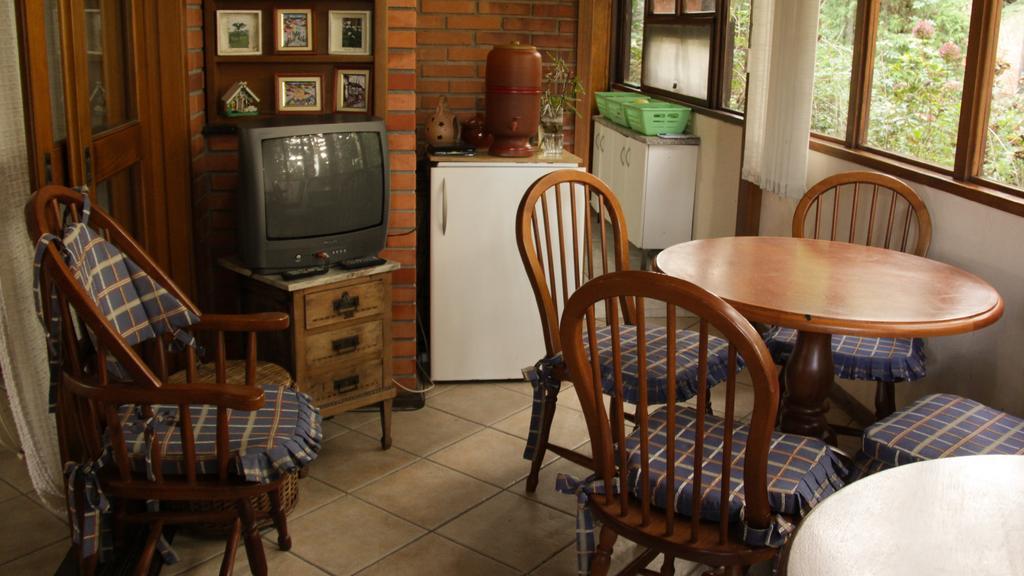 Pousada Pinha Pinhao Gramado Bagian luar foto